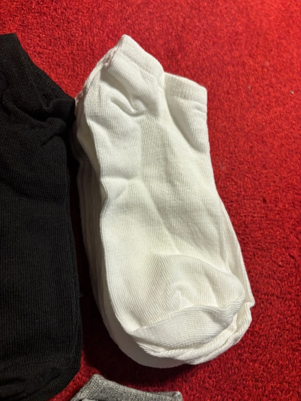 Women’s No-Show Sock 10-Pairs  4- Black, 5-White & 1- Gray size 6-8 unisex New